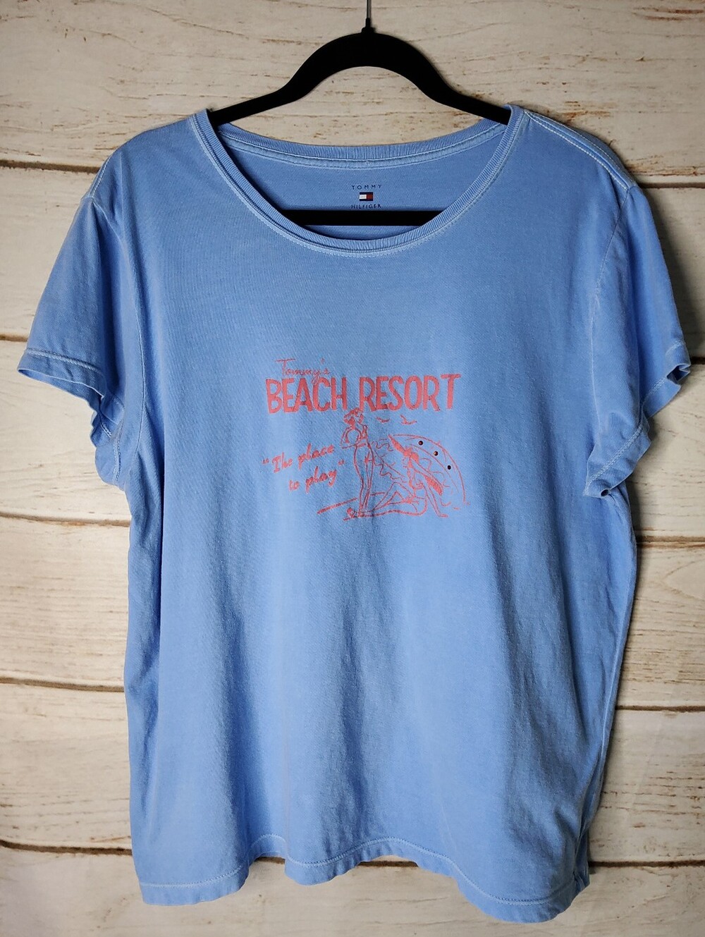 Tommy Hilfiger Vintage Light Blue Tee with Coral Pink Beach Graphic - XL Juniors